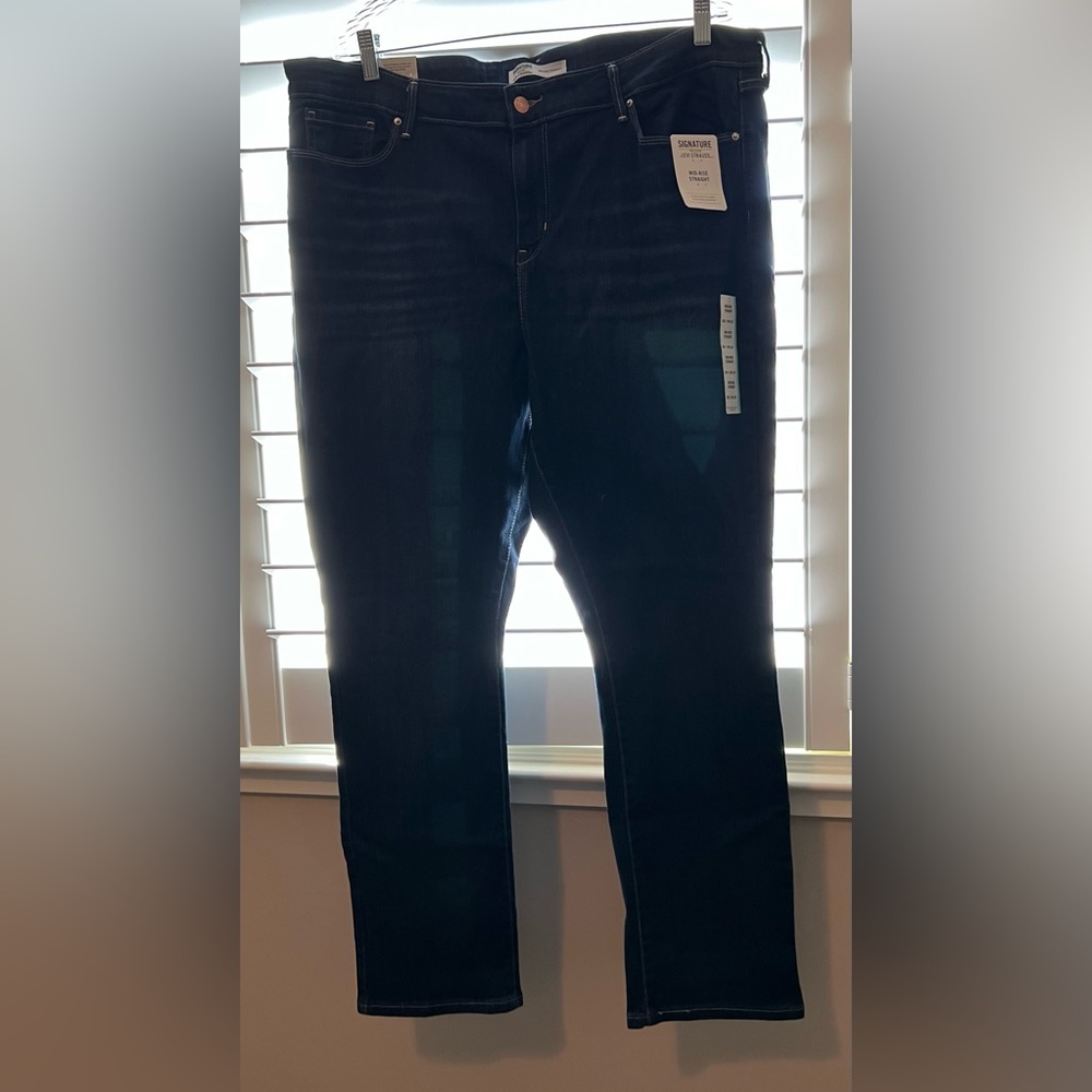 Levi Strauss - NWT - Mid-Rise Straight - Blue Jeans - Signature - 20S W35 L30
